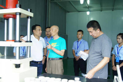 原解放軍防化院專家朱新文一行蒞臨靖泰指導，推動煙劑技術成果轉化落地